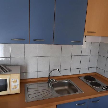 Apartments Dada トゥラニ 部屋 写真