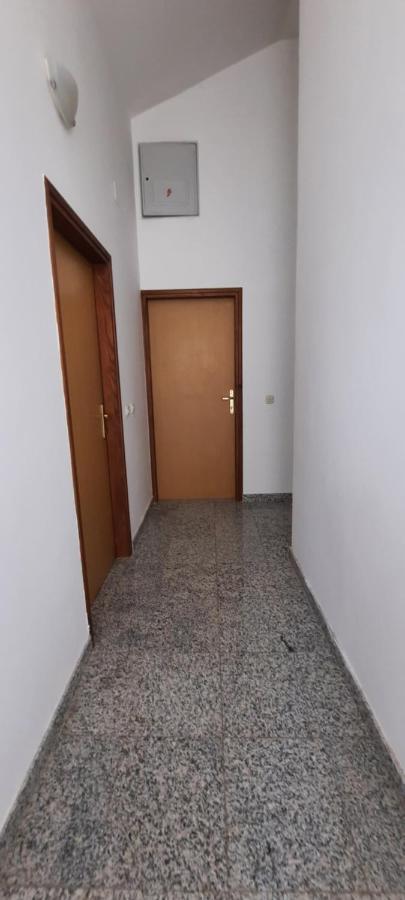 Apartments Dada トゥラニ エクステリア 写真
