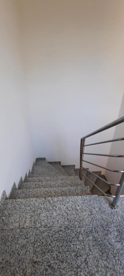 Apartments Dada トゥラニ エクステリア 写真