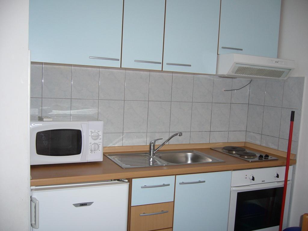Apartments Dada トゥラニ 部屋 写真